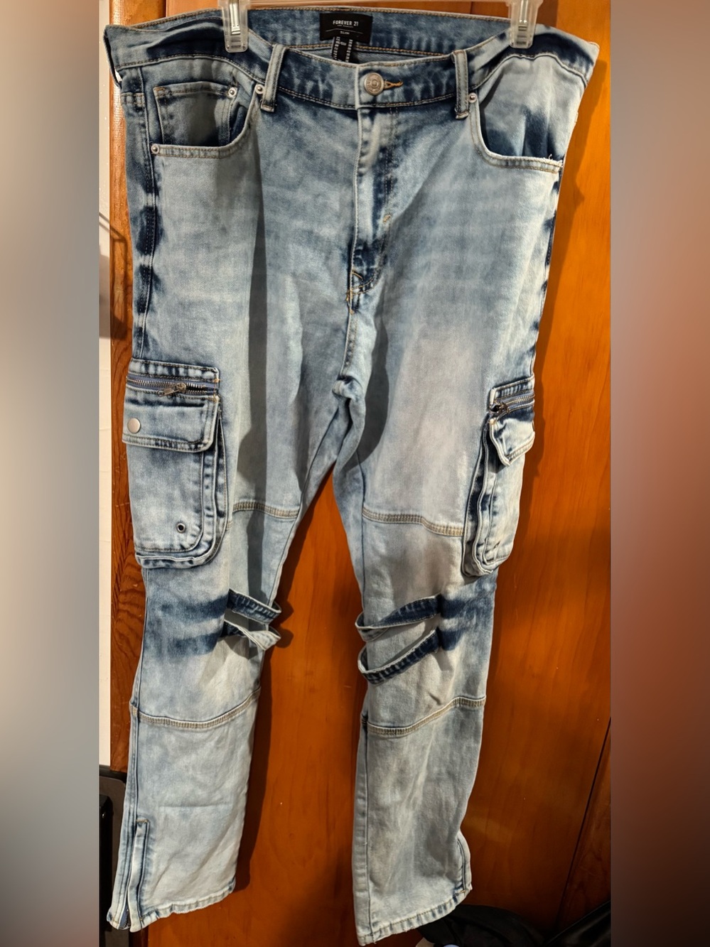 Forever 21 Light Wash Men's Cargo Jeans